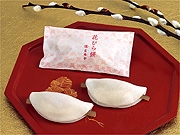 新春を飾る伝統菓子「花びら餅」が登場−新宿小田急