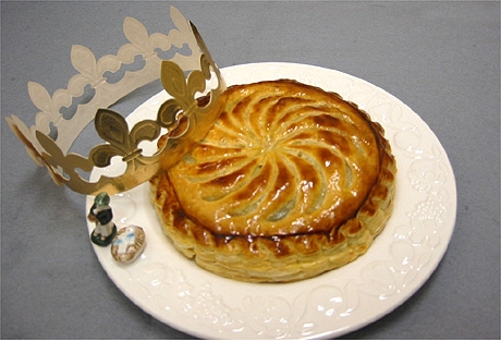 仏の新年祝い菓子「ガレット・デ・ロワ」−新宿小田急