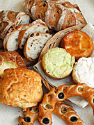 ドンクで「フランスフェア」−ワイン・チーズ・食後に楽しむパン7種