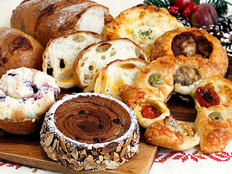 ドンクグループでクリスマスフェア−限定パン、独伊の伝統菓子など